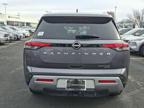 2023 Nissan Pathfinder Platinum