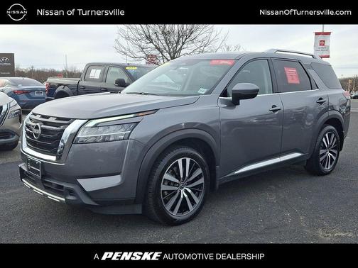2023 Nissan Pathfinder Platinum