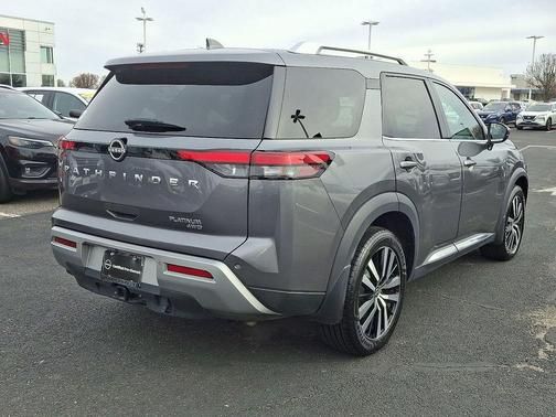 2023 Nissan Pathfinder Platinum