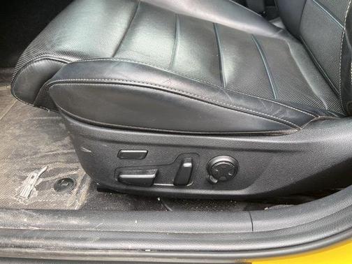 Sunset Yellow 2018 Kia Stinger GT2