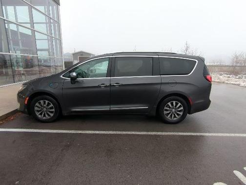 2019 Chrysler Pacifica Hybrid Limited