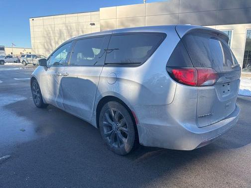 2020 Chrysler Pacifica Touring