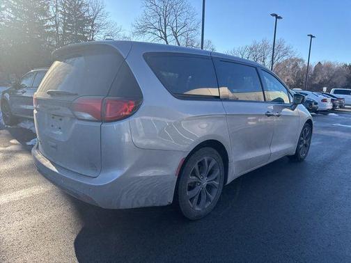 2020 Chrysler Pacifica Touring