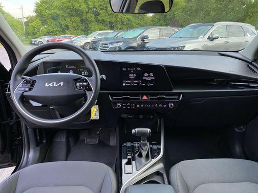 2024 Kia Niro LX