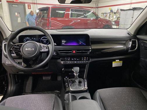 2025 Kia Seltos X-Line