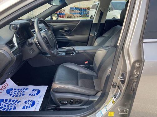 2021 Lexus ES 250 Base