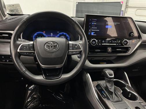 2024 Toyota Highlander Hybrid Limited