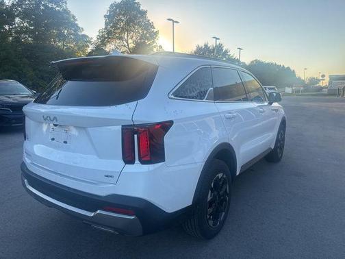 2024 Kia Sorento S