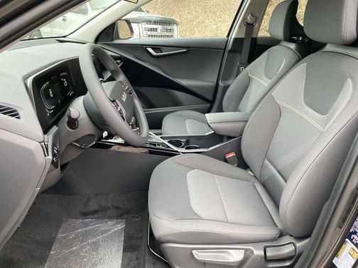 2025 Kia Niro LX