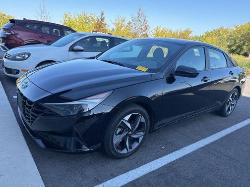 2023 Hyundai ELANTRA SEL