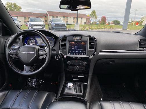 2017 Chrysler 300 S