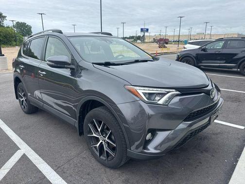 2017 Toyota RAV4 SE