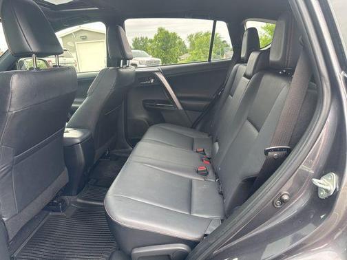 2017 Toyota RAV4 SE