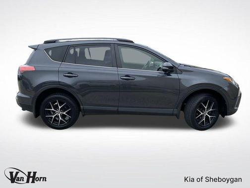 2017 Toyota RAV4 SE