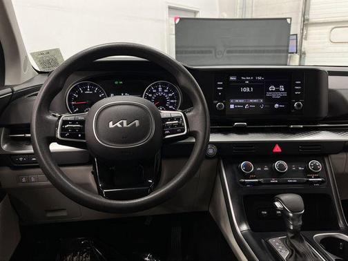 2022 Kia Carnival LX