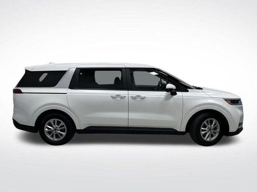2022 Kia Carnival LX