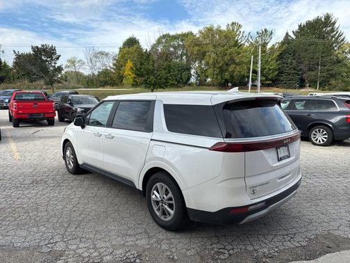 2022 Kia Carnival LX