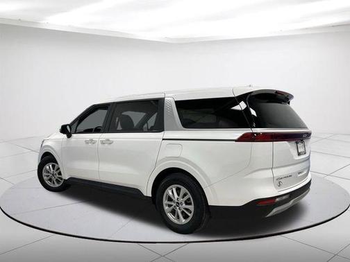 2022 Kia Carnival LX