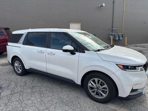2022 Kia Carnival LX