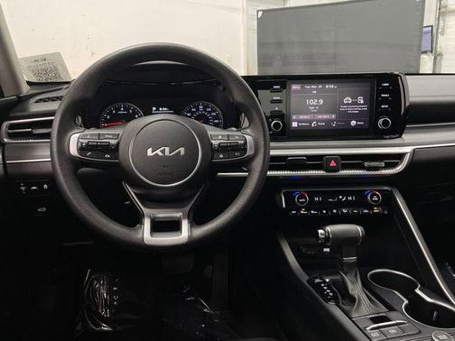 2022 Kia K5 LXS