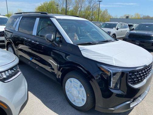 Aurora Black Pearl 2026 Kia Carnival Hybrid SX
