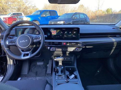 2025 Kia K5 LXS