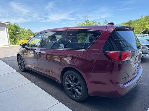 2018 Chrysler Pacifica Touring Plus