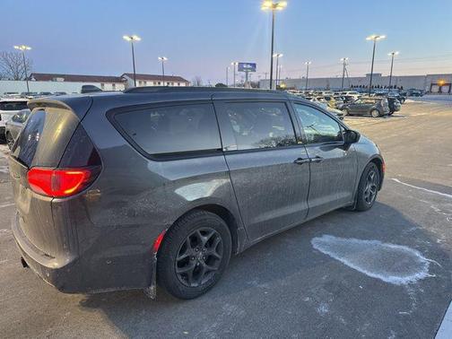 2019 Chrysler Pacifica Touring-L Plus