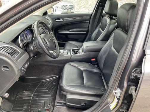 2018 Chrysler 300 Touring