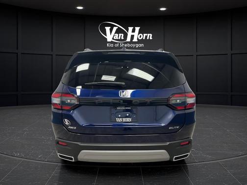 Obsidian Blue Pearl 2024 Honda Pilot Elite