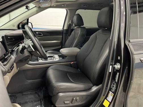 2025 Kia Carnival Hybrid SX