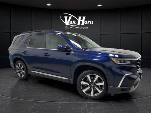Obsidian Blue Pearl 2024 Honda Pilot Touring 8-Passenger