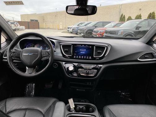 2020 Chrysler Pacifica Hybrid Touring L