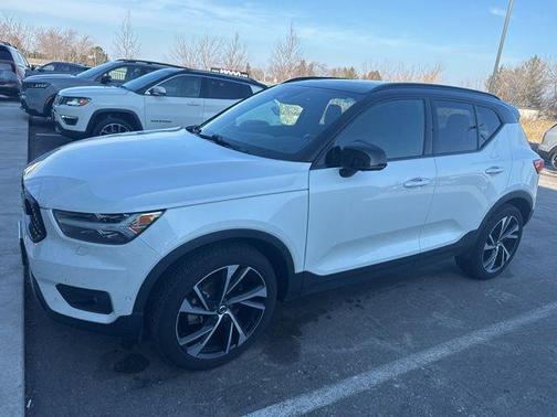 2021 Volvo XC40 T5 R-Design