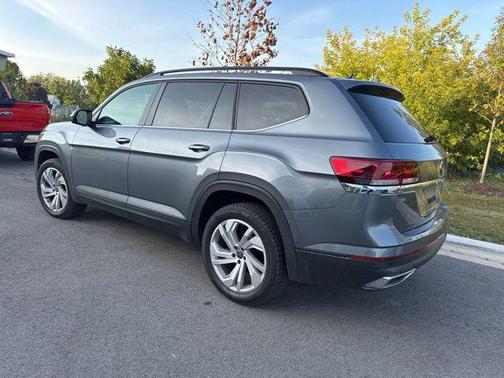 2022 Volkswagen Atlas 2.0T SE w/Technology 4MOTION