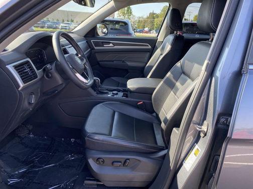 2022 Volkswagen Atlas 2.0T SE w/Technology 4MOTION