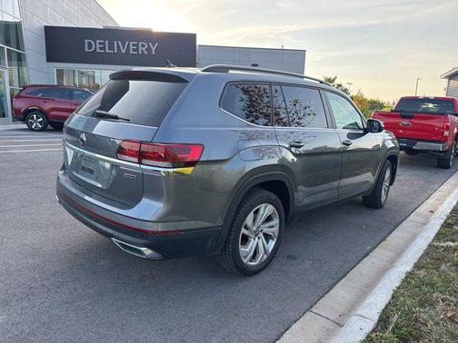 2022 Volkswagen Atlas 2.0T SE w/Technology 4MOTION