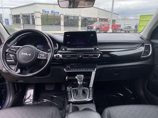 2022 Kia Seltos EX