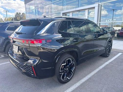 Deep Black Pearl 2025 Volkswagen Tiguan 2.0T SEL R-Line 4MOTION