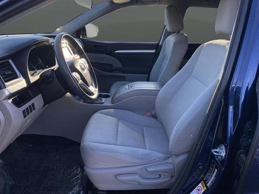 2015 Toyota Highlander LE