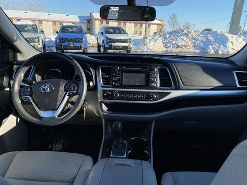 2015 Toyota Highlander LE