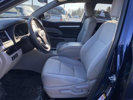 2015 Toyota Highlander LE