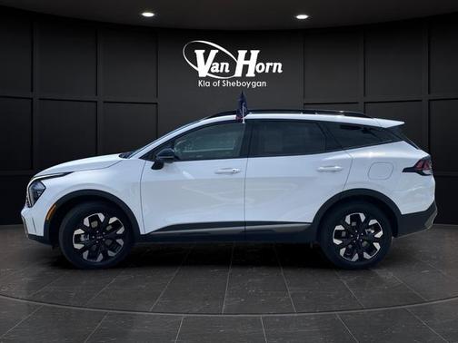 Glacial White Pearl 2023 Kia Sportage X-Line