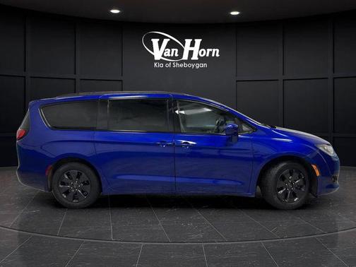 2020 Chrysler Pacifica Hybrid Touring L