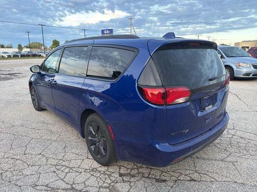2020 Chrysler Pacifica Hybrid Touring L