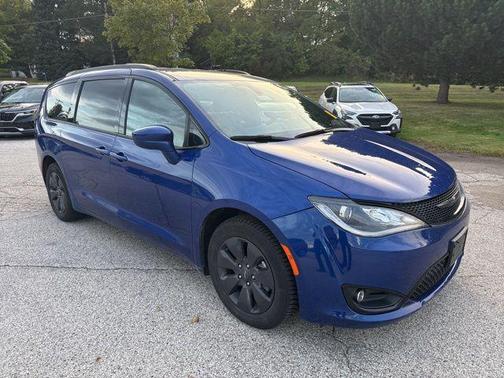 2020 Chrysler Pacifica Hybrid Touring L