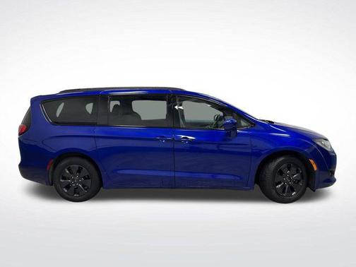 2020 Chrysler Pacifica Hybrid Touring L