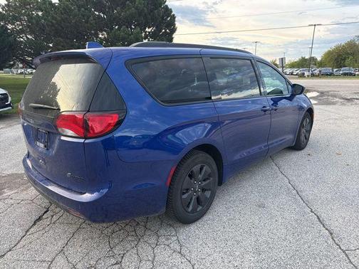 2020 Chrysler Pacifica Hybrid Touring L