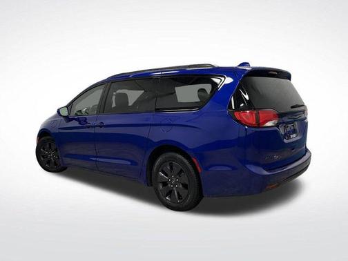 2020 Chrysler Pacifica Hybrid Touring L