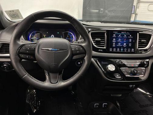 2020 Chrysler Pacifica Hybrid Touring L